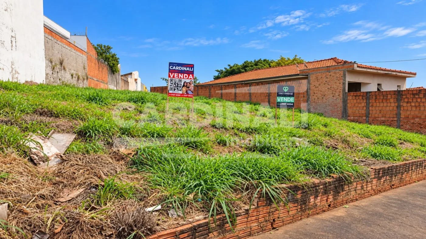 Terreno / Padr&atilde;o em S&atilde;o Carlos , Comprar por R$300.000,00