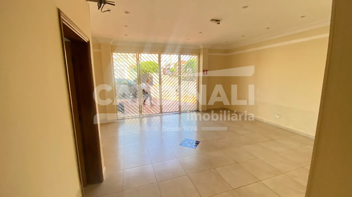 Alugar Comercial / Padr&atilde;o em Atibaia R$ 2.500,00 - Foto 2