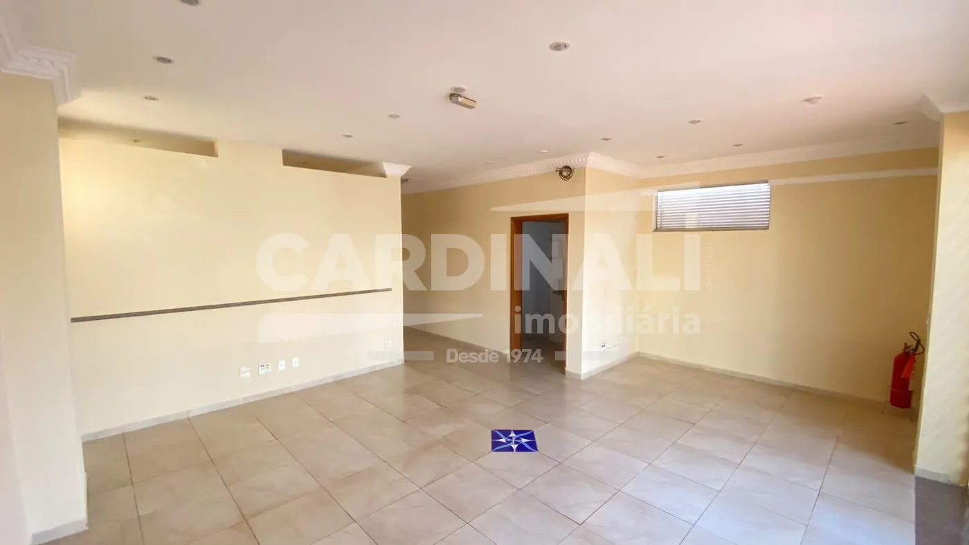 Alugar Comercial / Padr&atilde;o em Atibaia R$ 2.500,00 - Foto 3