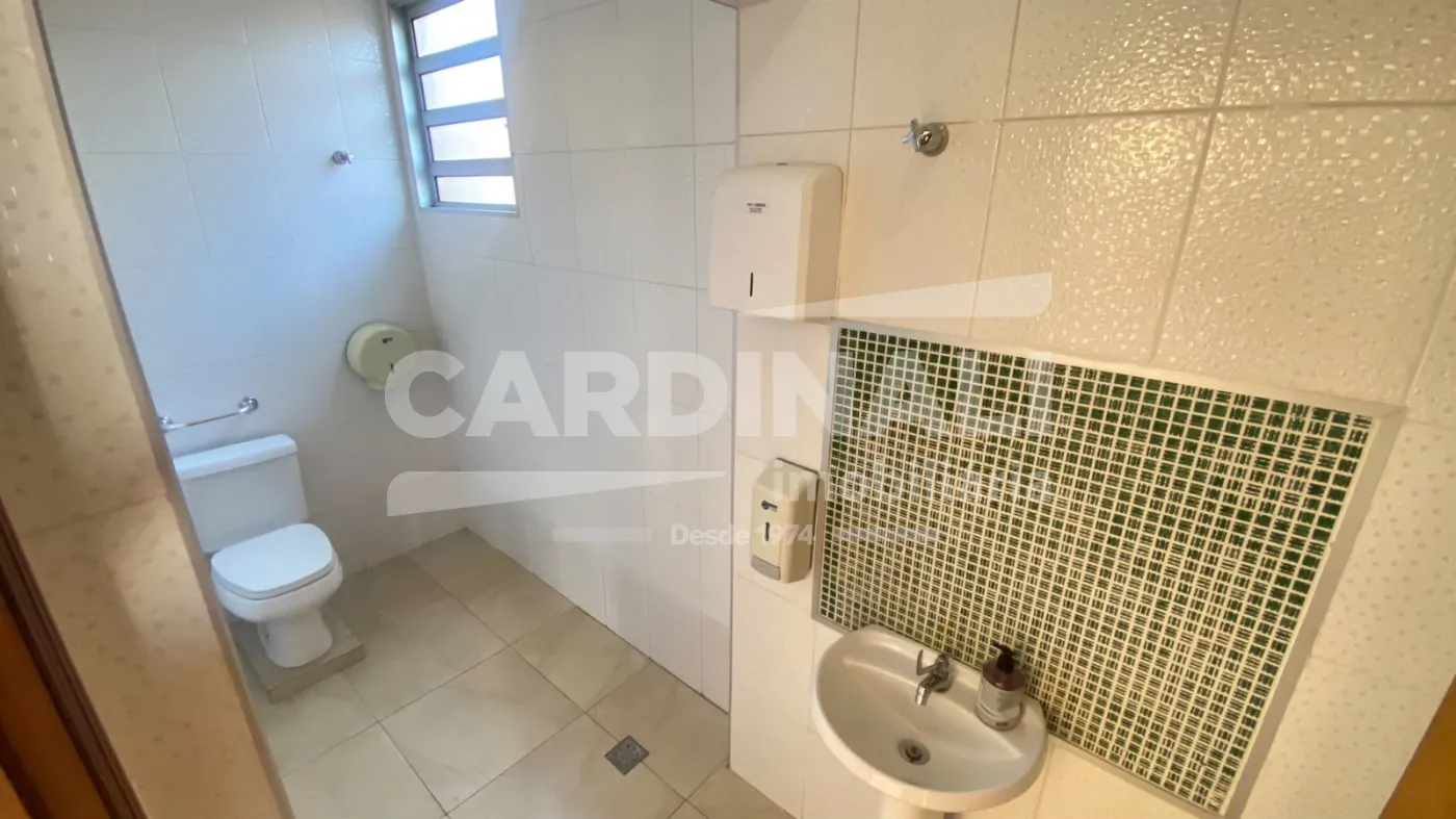 Alugar Comercial / Padr&atilde;o em Atibaia R$ 2.500,00 - Foto 8