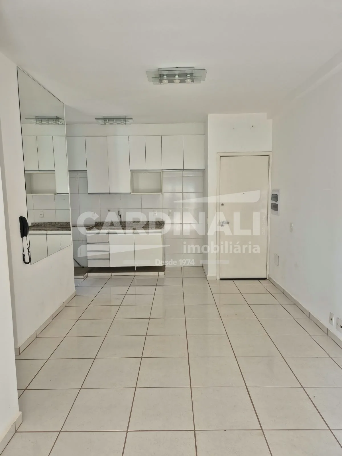 Comprar Apartamento / Padr&atilde;o em Araraquara R$ 330.000,00 - Foto 3