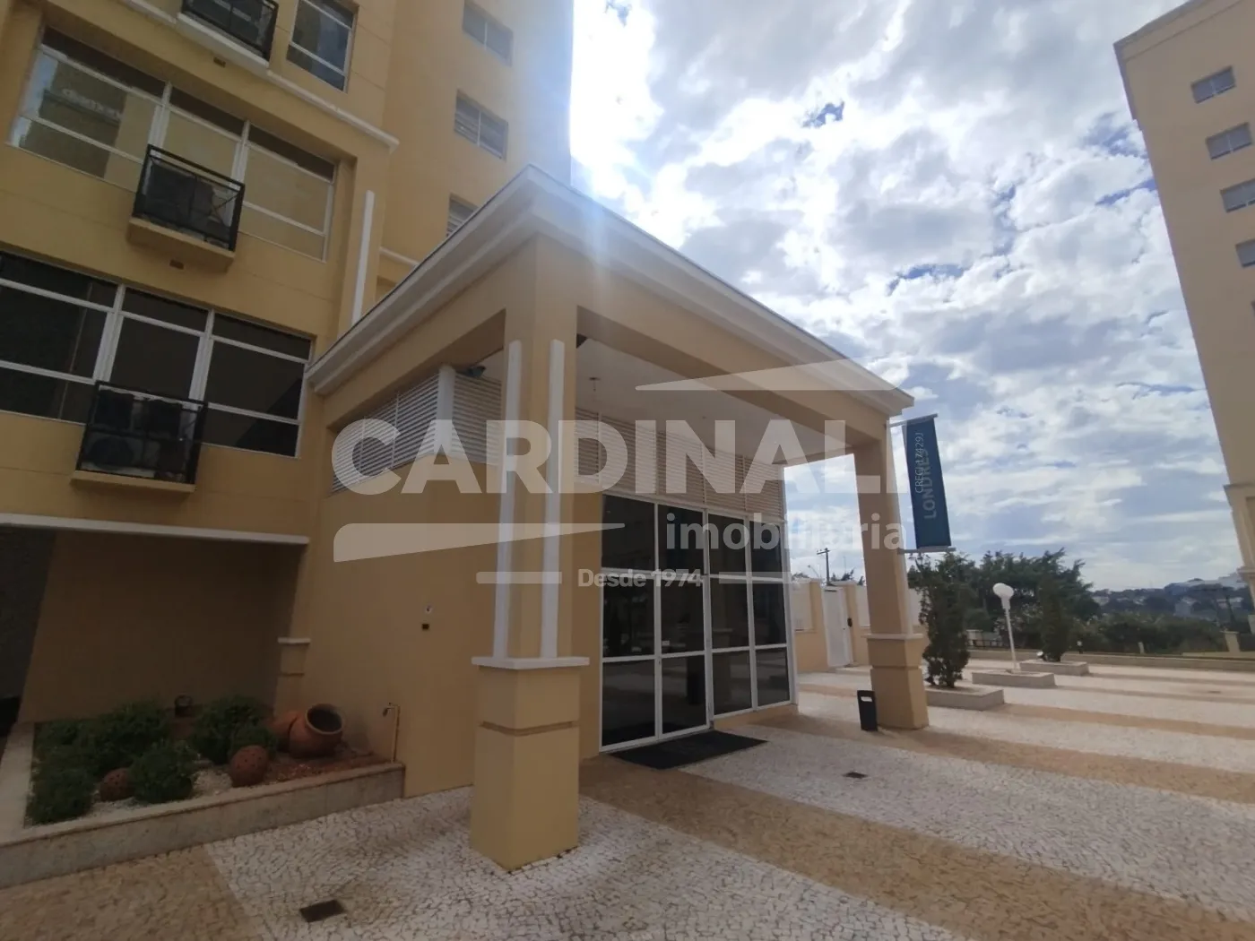 Comercial / Sala  Sal&atilde;o com Condom&iacute;nio em S&atilde;o Carlos , Comprar por R$390.000,00