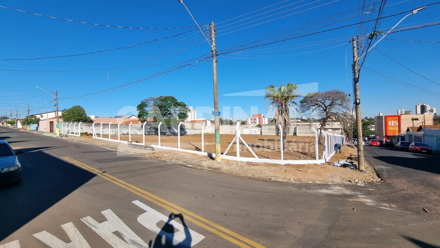 Terreno / Padr&atilde;o em S&atilde;o Carlos 