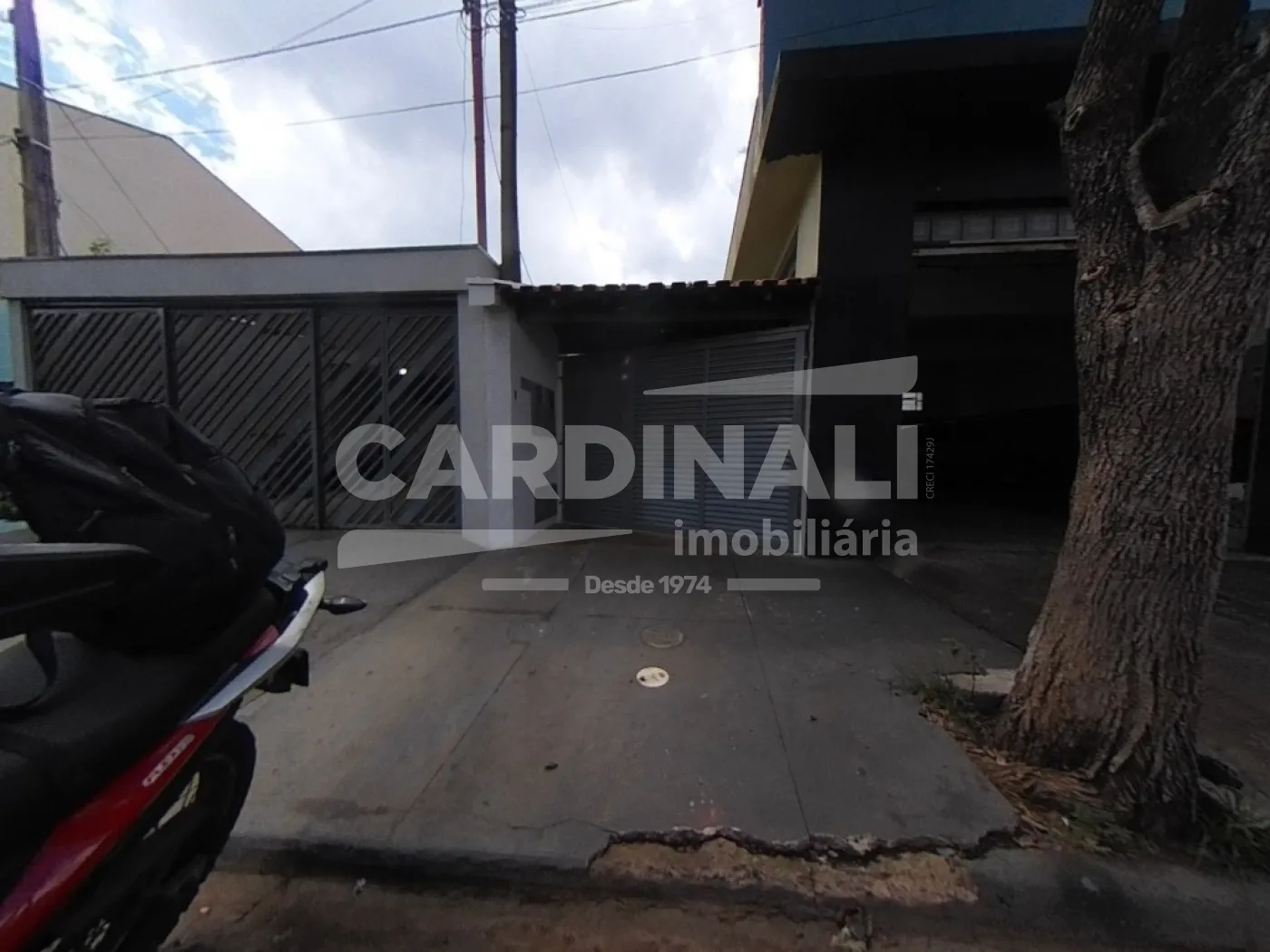 Casa / Padr&atilde;o em S&atilde;o Carlos Alugar por R$1.200,00