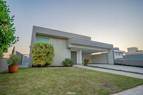 Vinhedo Bosque Casa Venda R$2.500.000,00 Condominio R$950,00 3 Dormitorios 4 Vagas Area do terreno 600.00m2 Area construida 270.00m2