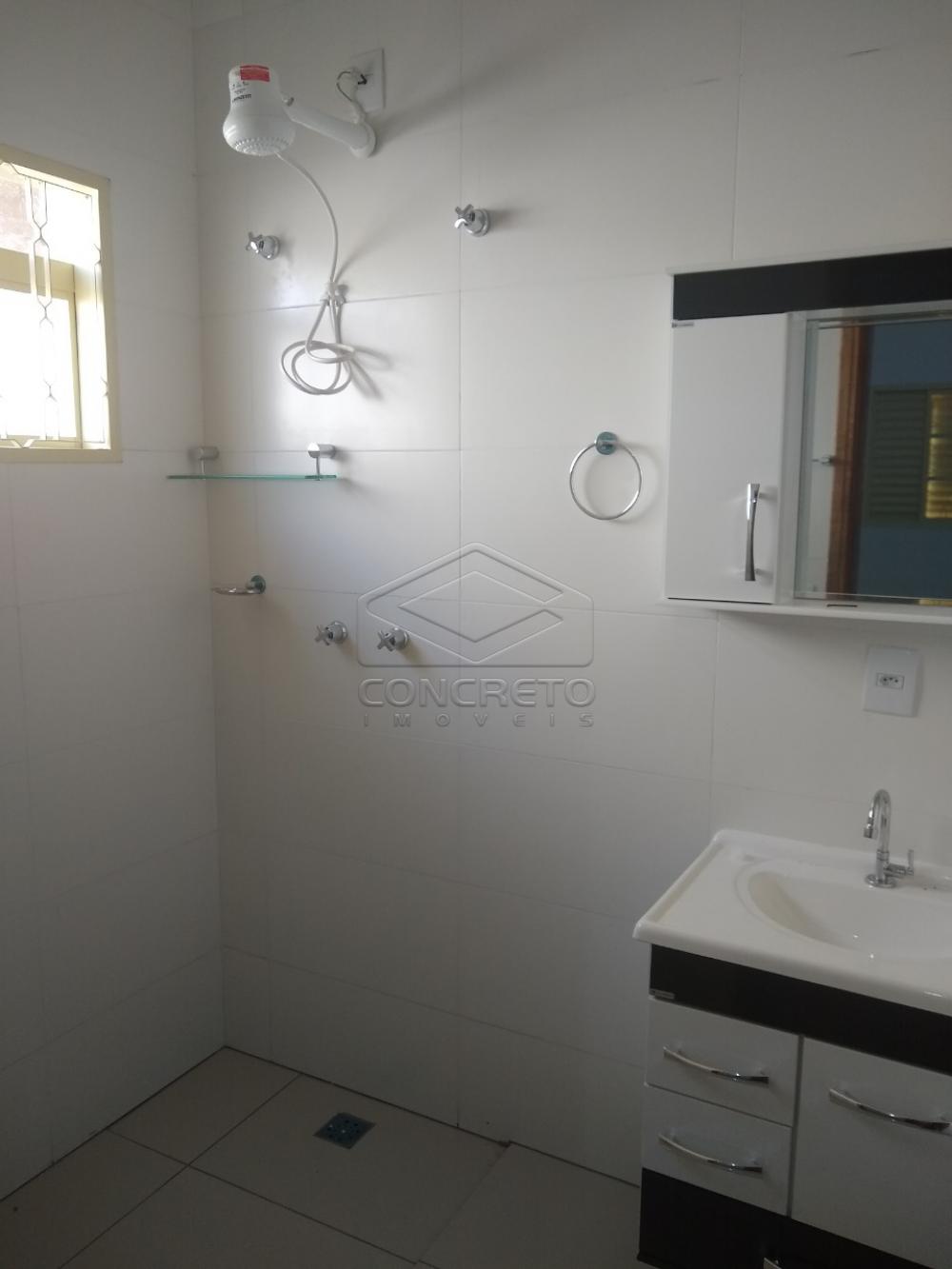 Alugar Casa / Padr&atilde;o em Len&ccedil;&oacute;is Paulista R$ 1.850,00 - Foto 9