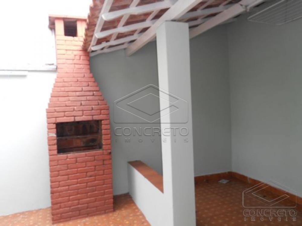 Comprar Casa / Padr&atilde;o em Len&ccedil;&oacute;is Paulista R$ 310.000,00 - Foto 2