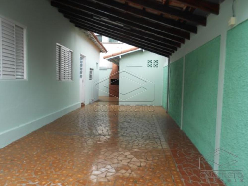 Comprar Casa / Padr&atilde;o em Len&ccedil;&oacute;is Paulista R$ 310.000,00 - Foto 4