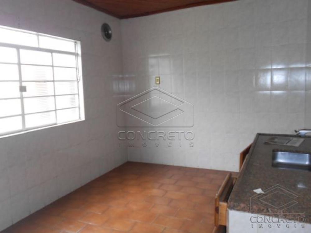 Comprar Casa / Padr&atilde;o em Len&ccedil;&oacute;is Paulista R$ 310.000,00 - Foto 5