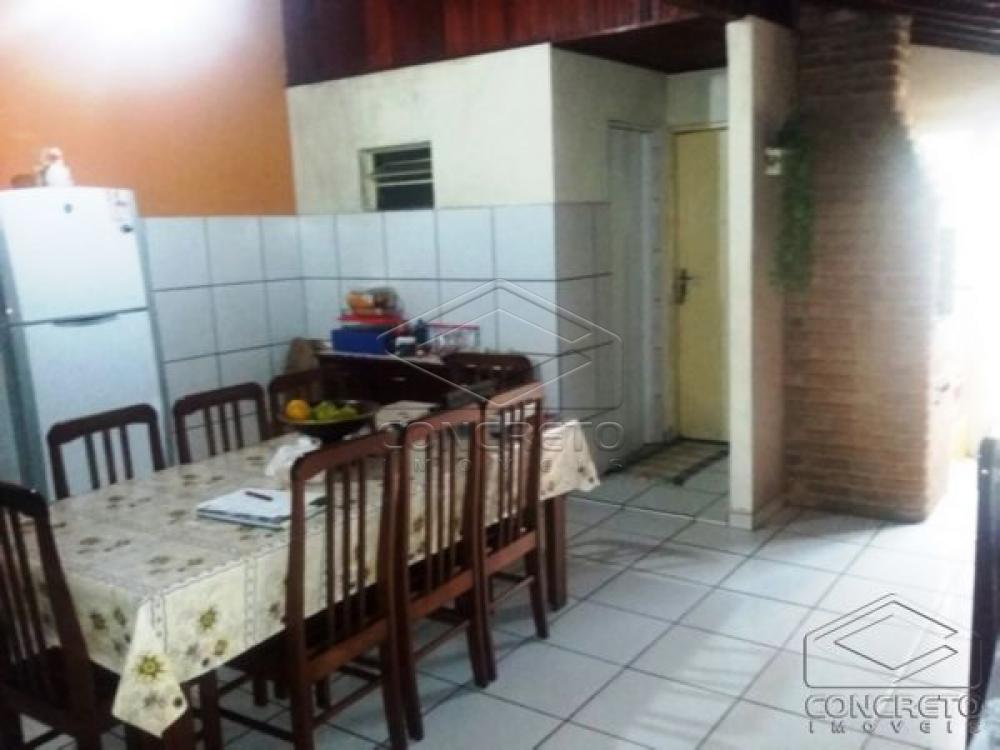 Comprar Casa / Padr&atilde;o em Len&ccedil;&oacute;is Paulista R$ 300.000,00 - Foto 2