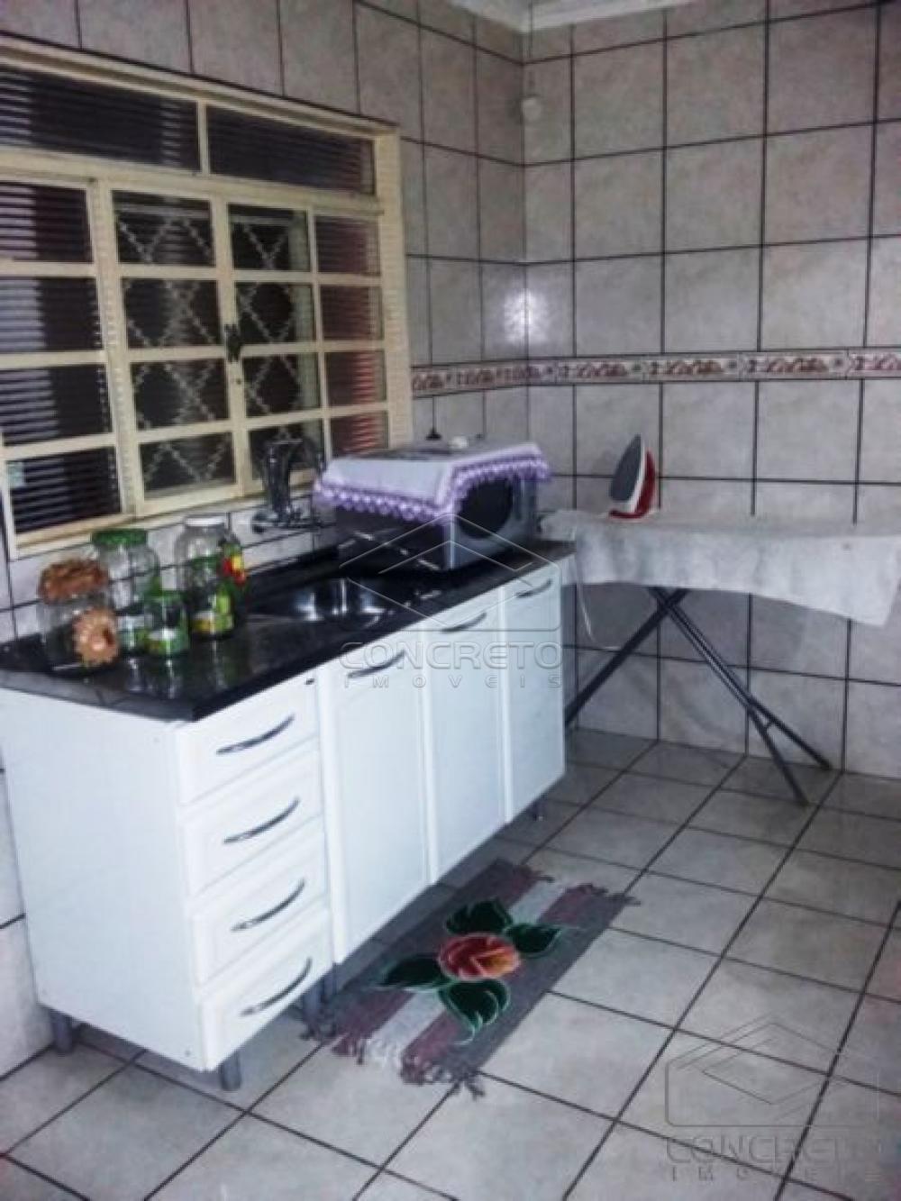 Comprar Casa / Padr&atilde;o em Len&ccedil;&oacute;is Paulista R$ 300.000,00 - Foto 3