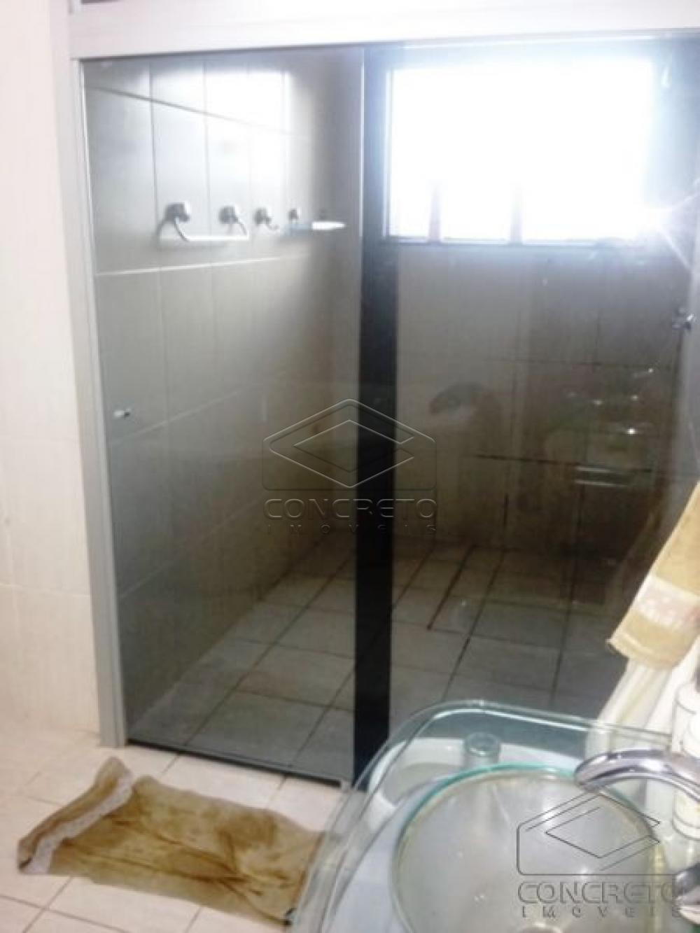 Comprar Casa / Padr&atilde;o em Len&ccedil;&oacute;is Paulista R$ 300.000,00 - Foto 12