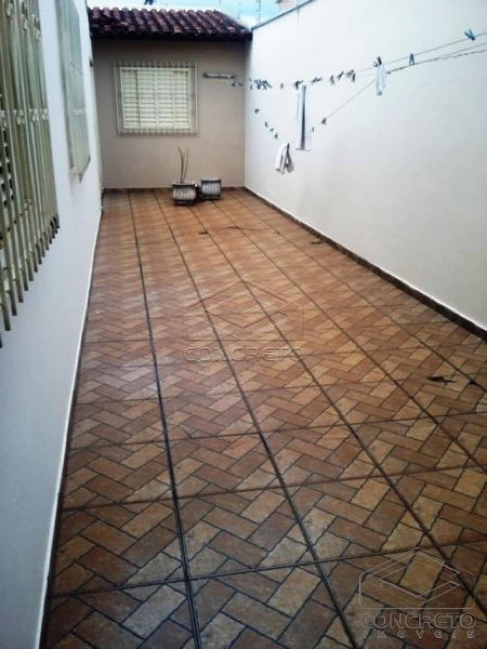 Comprar Casa / Padr&atilde;o em Len&ccedil;&oacute;is Paulista R$ 300.000,00 - Foto 13