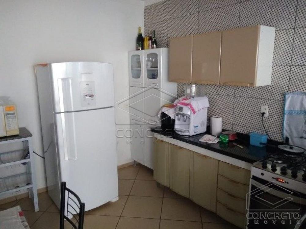 Comprar Casa / Padr&atilde;o em Len&ccedil;&oacute;is Paulista R$ 300.000,00 - Foto 7