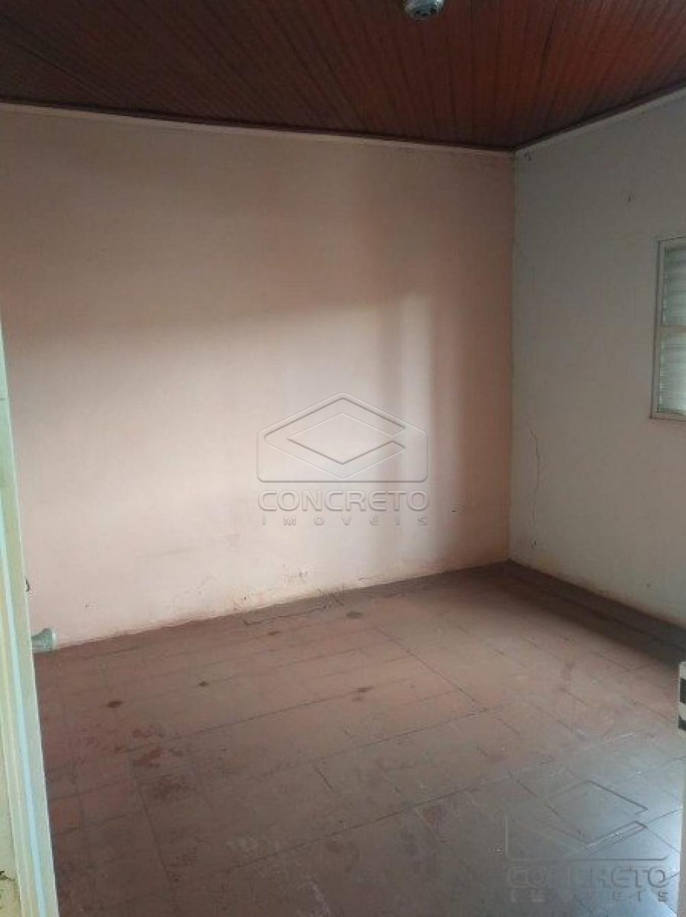 Comprar Casa / Padr&atilde;o em Len&ccedil;&oacute;is Paulista R$ 190.000,00 - Foto 4