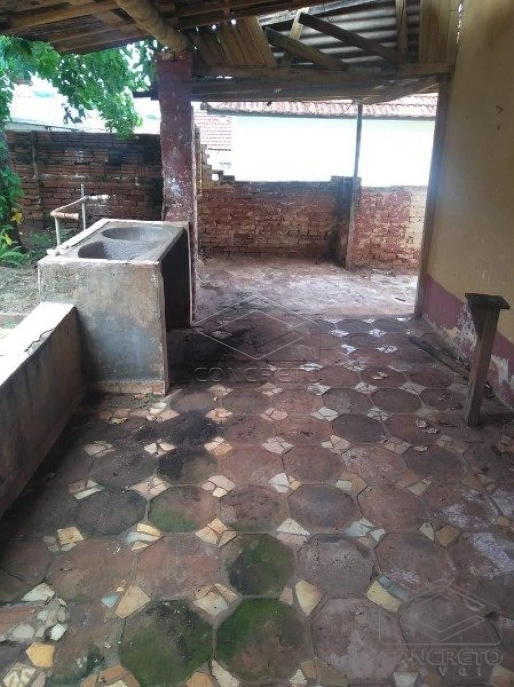 Comprar Casa / Padr&atilde;o em Len&ccedil;&oacute;is Paulista R$ 190.000,00 - Foto 8