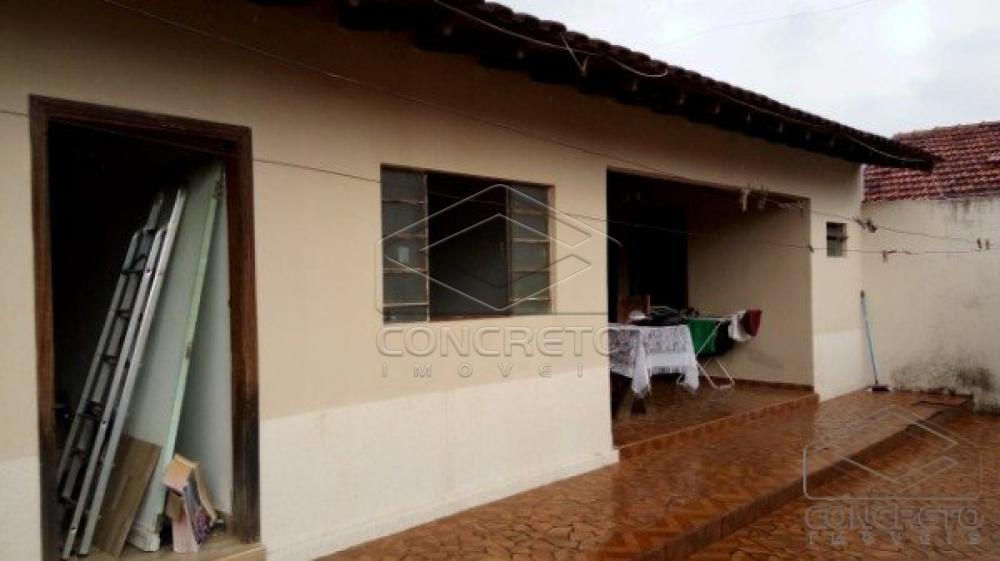 Comprar Casa / Padr&atilde;o em Len&ccedil;&oacute;is Paulista R$ 300.000,00 - Foto 1