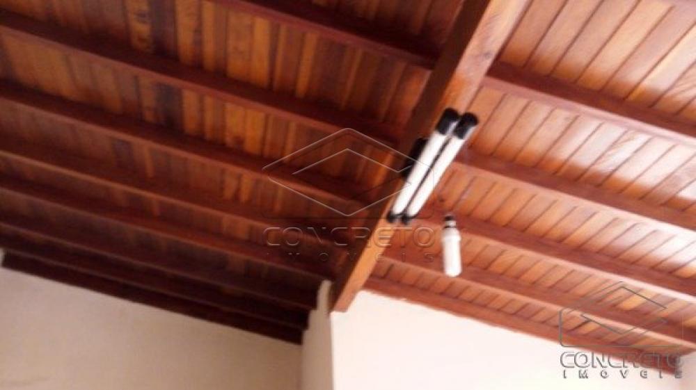 Comprar Casa / Padr&atilde;o em Len&ccedil;&oacute;is Paulista R$ 300.000,00 - Foto 2