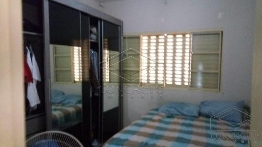 Comprar Casa / Padr&atilde;o em Len&ccedil;&oacute;is Paulista R$ 300.000,00 - Foto 4