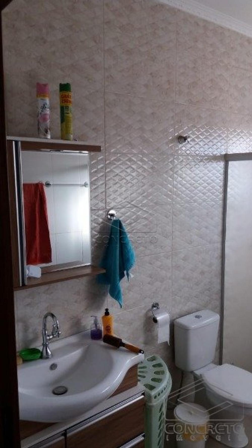 Comprar Casa / Padr&atilde;o em Len&ccedil;&oacute;is Paulista R$ 750.000,00 - Foto 4