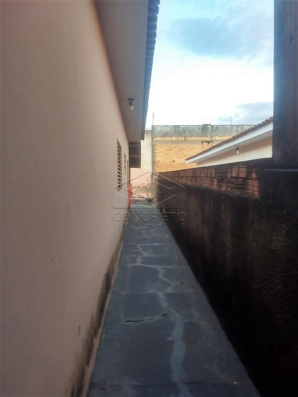 Comprar Casa / Padr&atilde;o em Len&ccedil;&oacute;is Paulista R$ 330.000,00 - Foto 1