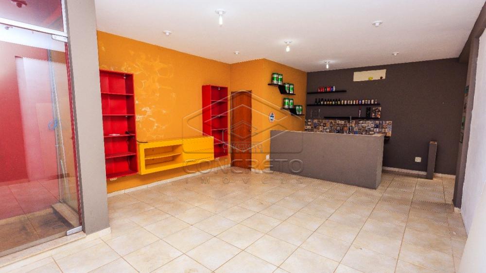 Alugar Casa / Padr&atilde;o em Len&ccedil;&oacute;is Paulista R$ 2.300,00 - Foto 2