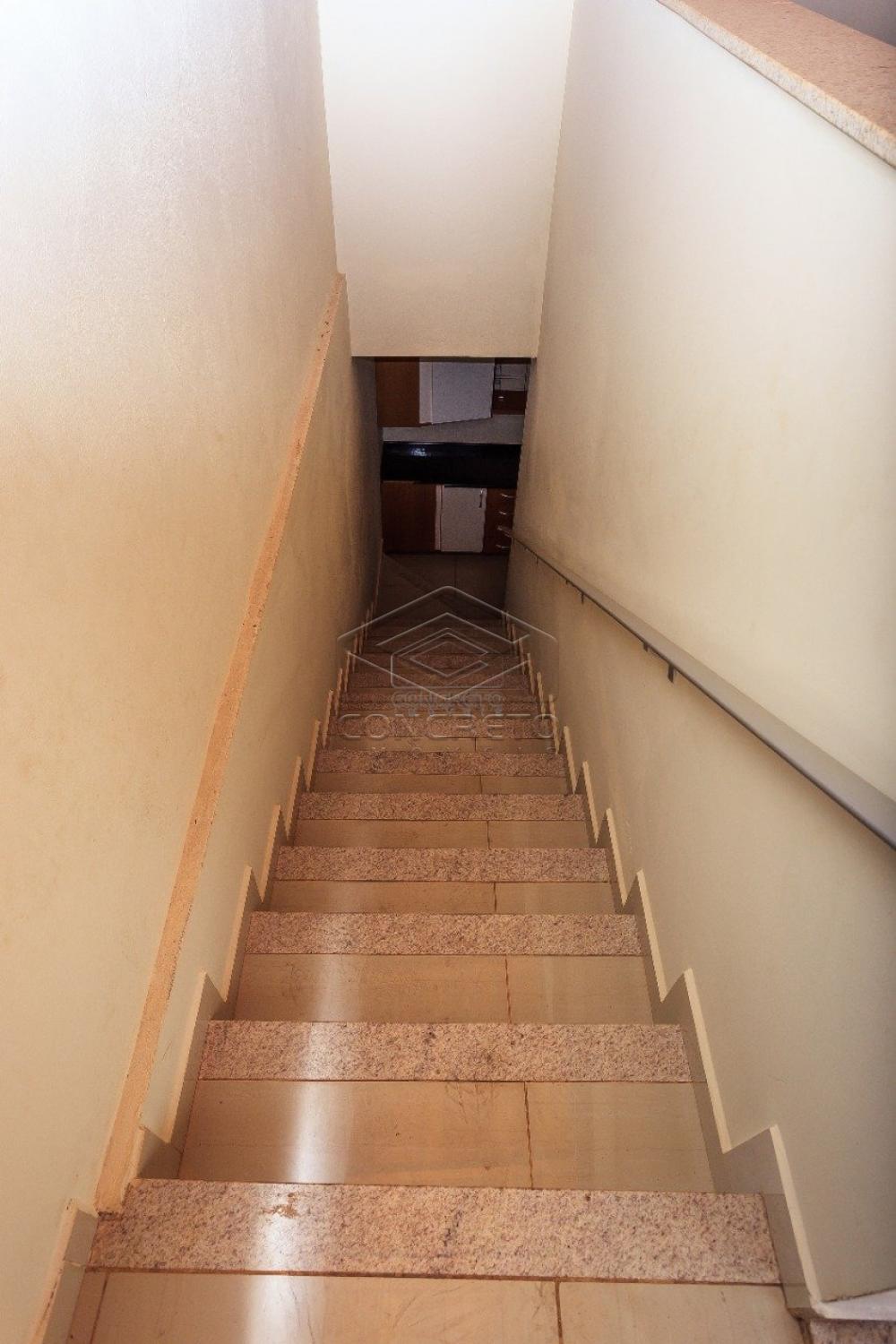 Alugar Casa / Padr&atilde;o em Len&ccedil;&oacute;is Paulista R$ 2.300,00 - Foto 17