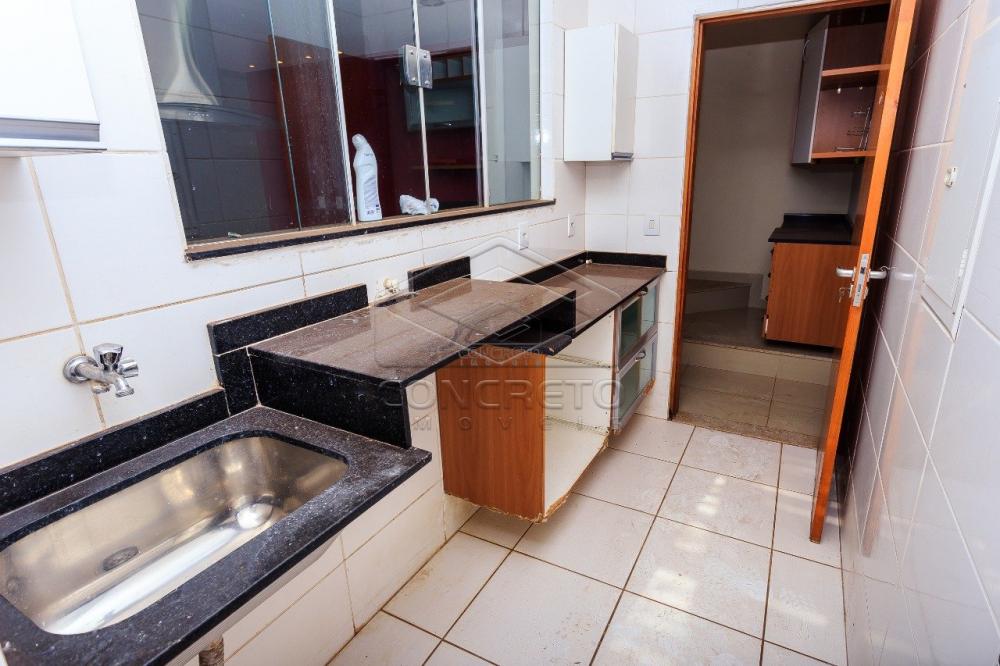 Alugar Casa / Padr&atilde;o em Len&ccedil;&oacute;is Paulista R$ 2.300,00 - Foto 23