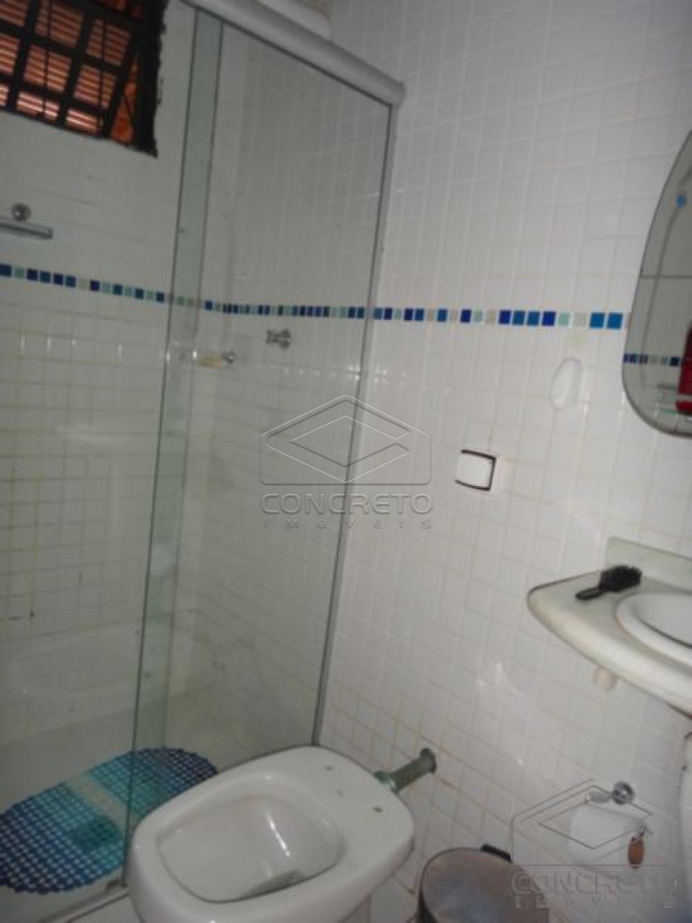 Comprar Casa / Padr&atilde;o em Len&ccedil;&oacute;is Paulista R$ 200.000,00 - Foto 1