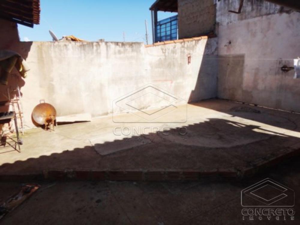 Comprar Casa / Padr&atilde;o em Len&ccedil;&oacute;is Paulista R$ 200.000,00 - Foto 9
