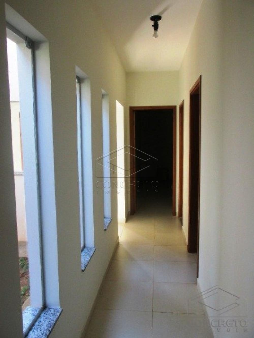 Alugar Casa / Padr&atilde;o em Len&ccedil;&oacute;is Paulista R$ 3.000,00 - Foto 2