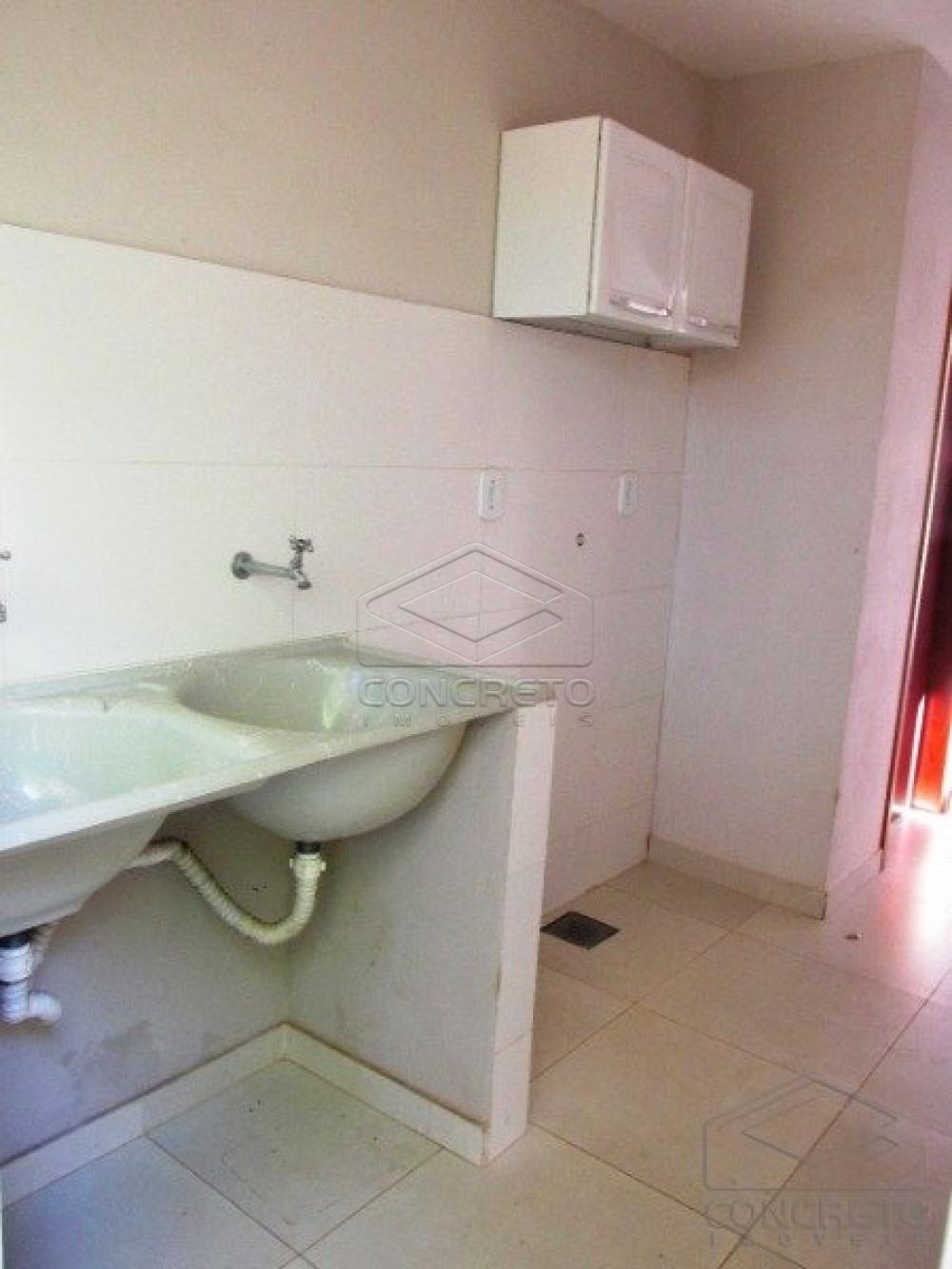 Alugar Casa / Padr&atilde;o em Len&ccedil;&oacute;is Paulista R$ 3.000,00 - Foto 14