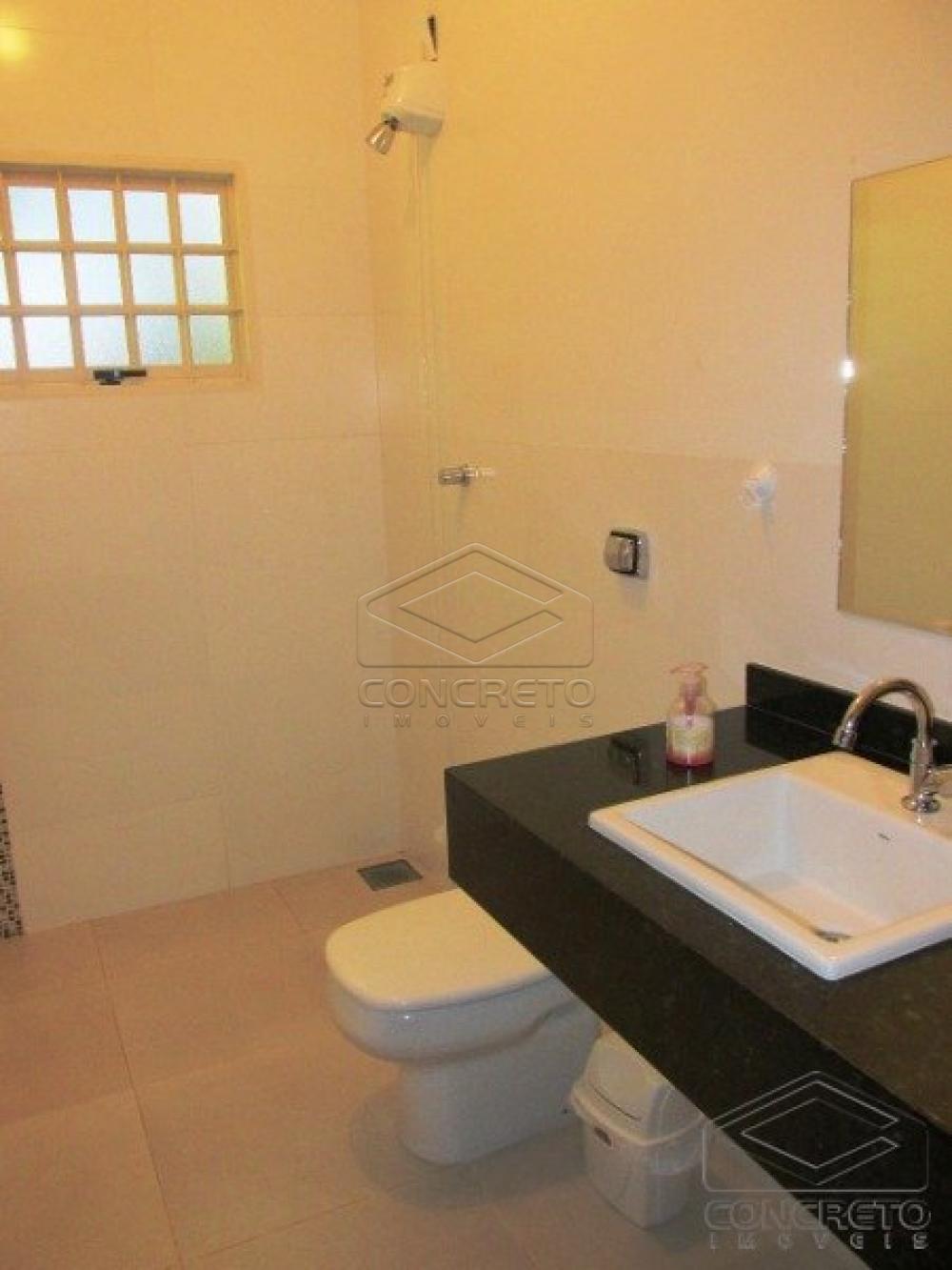 Alugar Casa / Padr&atilde;o em Len&ccedil;&oacute;is Paulista R$ 3.000,00 - Foto 17