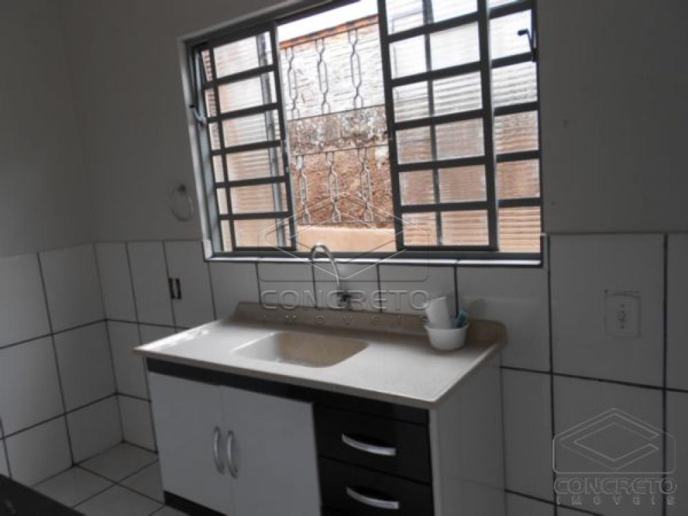 Alugar Apartamento / Kitnet em Len&ccedil;&oacute;is Paulista R$ 1.100,00 - Foto 3