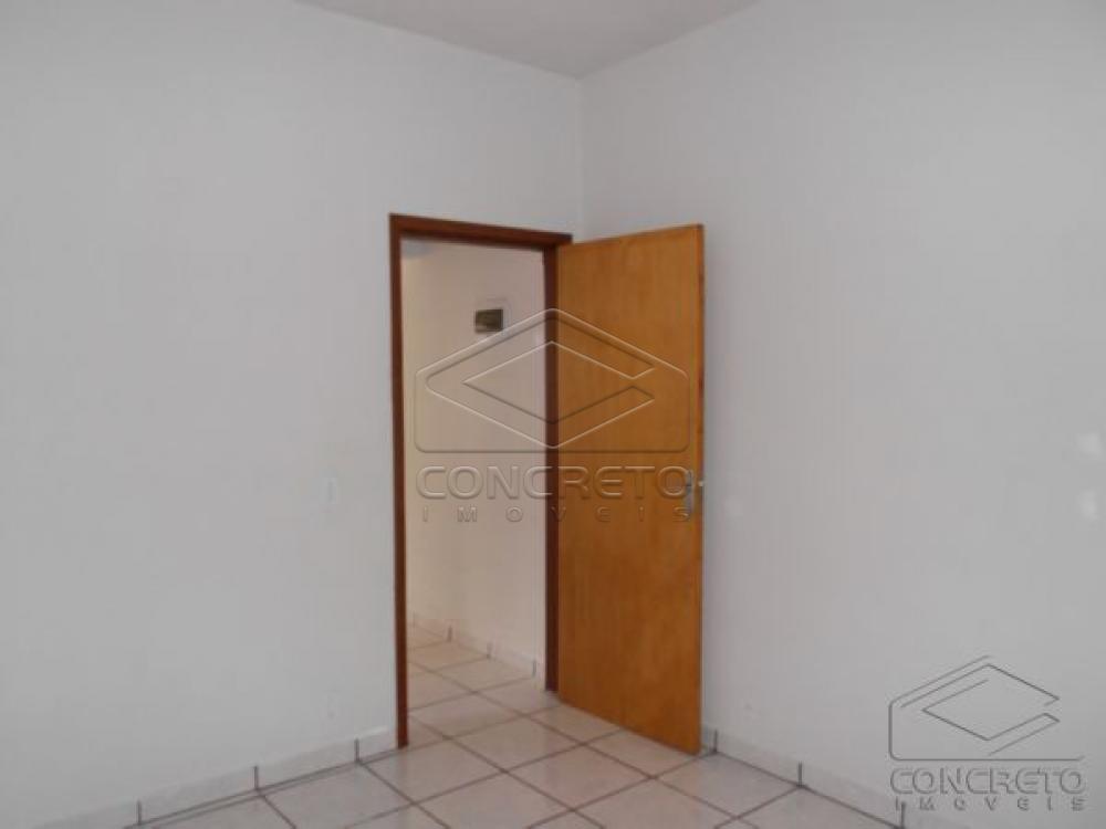 Alugar Apartamento / Kitnet em Len&ccedil;&oacute;is Paulista R$ 1.100,00 - Foto 5