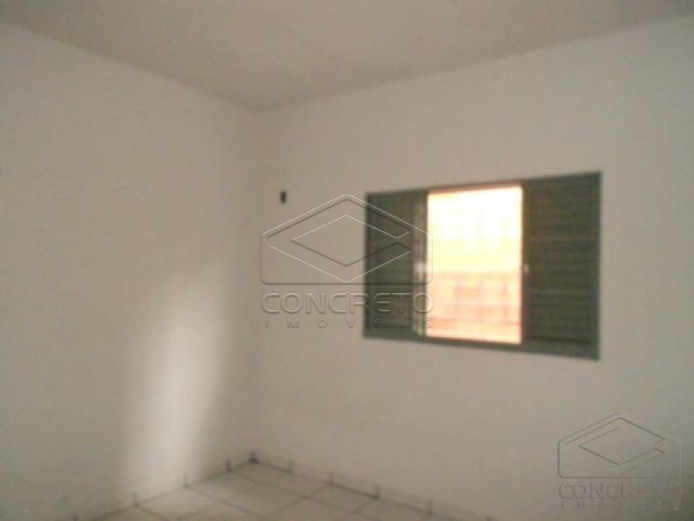 Alugar Apartamento / Kitnet em Len&ccedil;&oacute;is Paulista R$ 1.100,00 - Foto 6