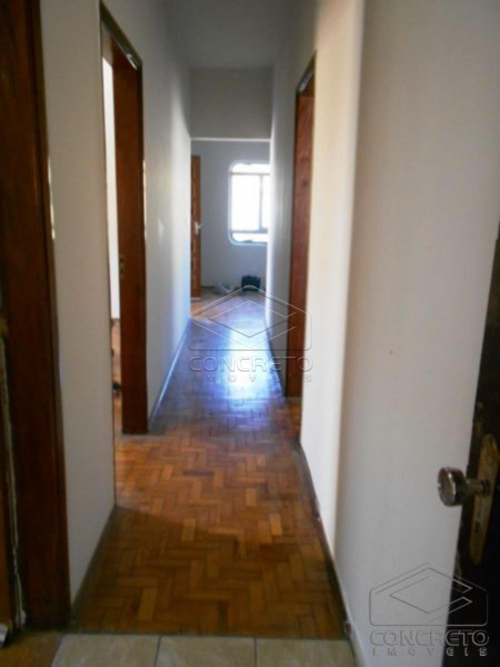 Alugar Casa / Padr&atilde;o em Len&ccedil;&oacute;is Paulista R$ 900,00 - Foto 7