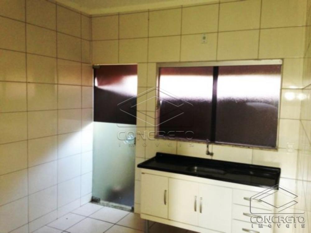 Alugar Casa / Resid&ecirc;ncia em Len&ccedil;&oacute;is Paulista R$ 1.300,00 - Foto 1