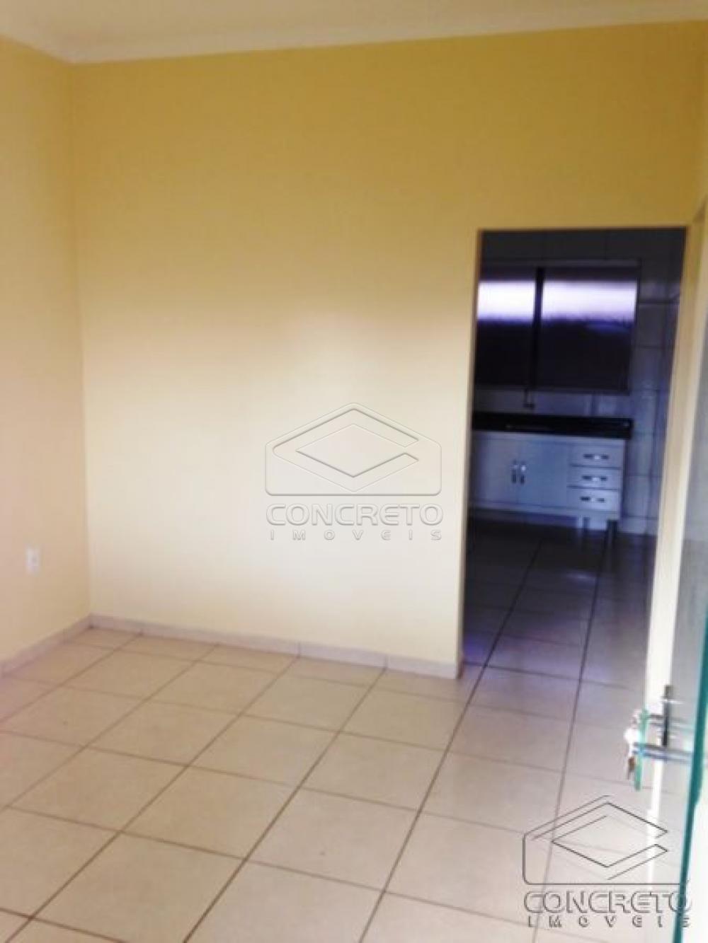 Alugar Casa / Resid&ecirc;ncia em Len&ccedil;&oacute;is Paulista R$ 1.300,00 - Foto 3