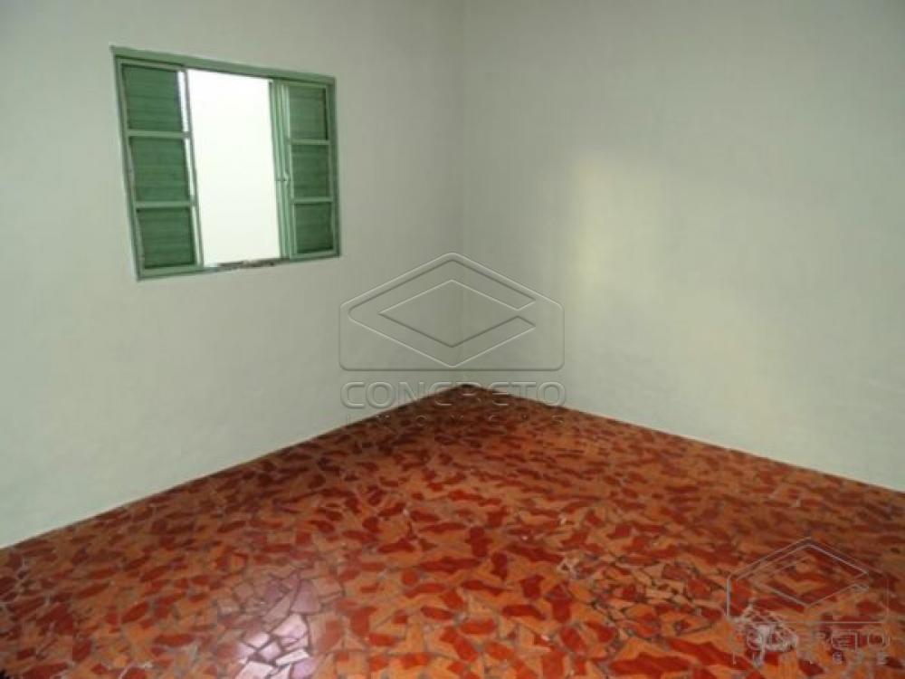 Alugar Casa / Resid&ecirc;ncia em Len&ccedil;&oacute;is Paulista R$ 600,00 - Foto 4