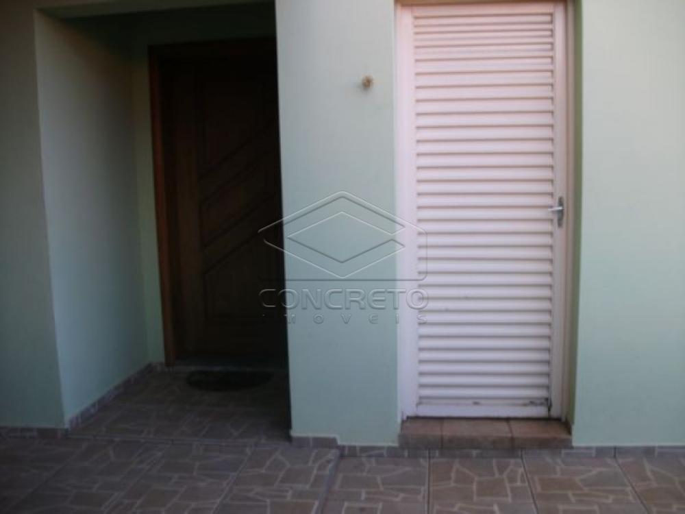 Comprar Casa / Padr&atilde;o em Len&ccedil;&oacute;is Paulista R$ 680.000,00 - Foto 3