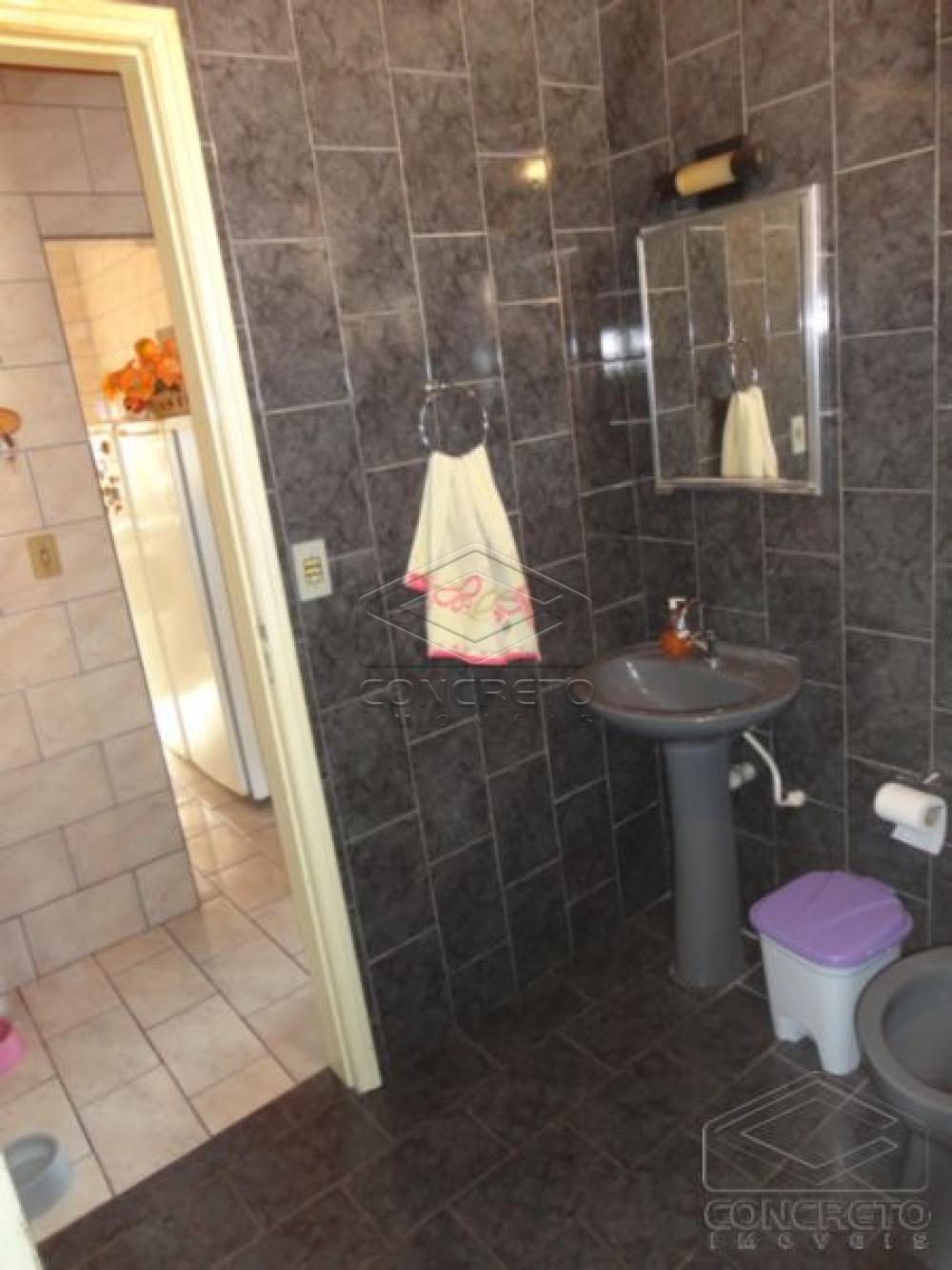 Comprar Casa / Padr&atilde;o em Len&ccedil;&oacute;is Paulista R$ 300.000,00 - Foto 4