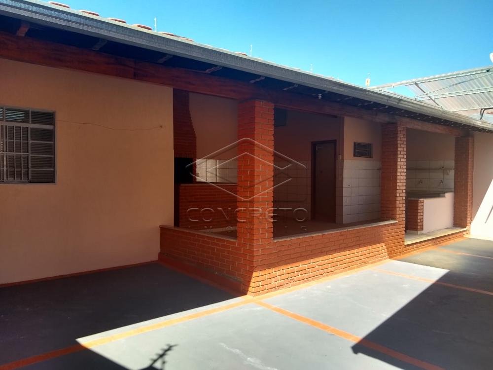 Alugar Casa / Padr&atilde;o em Len&ccedil;&oacute;is Paulista R$ 2.000,00 - Foto 1