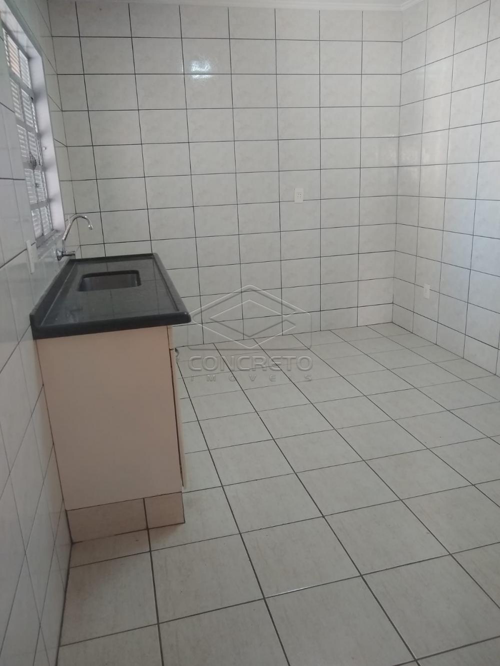 Alugar Casa / Padr&atilde;o em Len&ccedil;&oacute;is Paulista R$ 2.000,00 - Foto 12