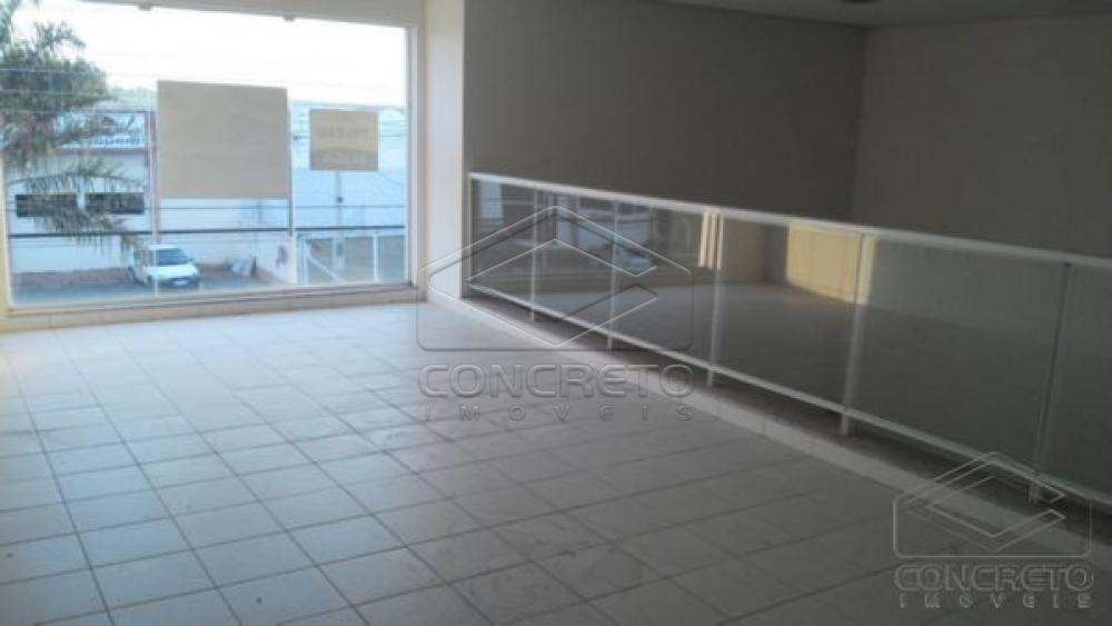 Alugar Comercial / Casa em Len&ccedil;&oacute;is Paulista R$ 3.000,00 - Foto 1