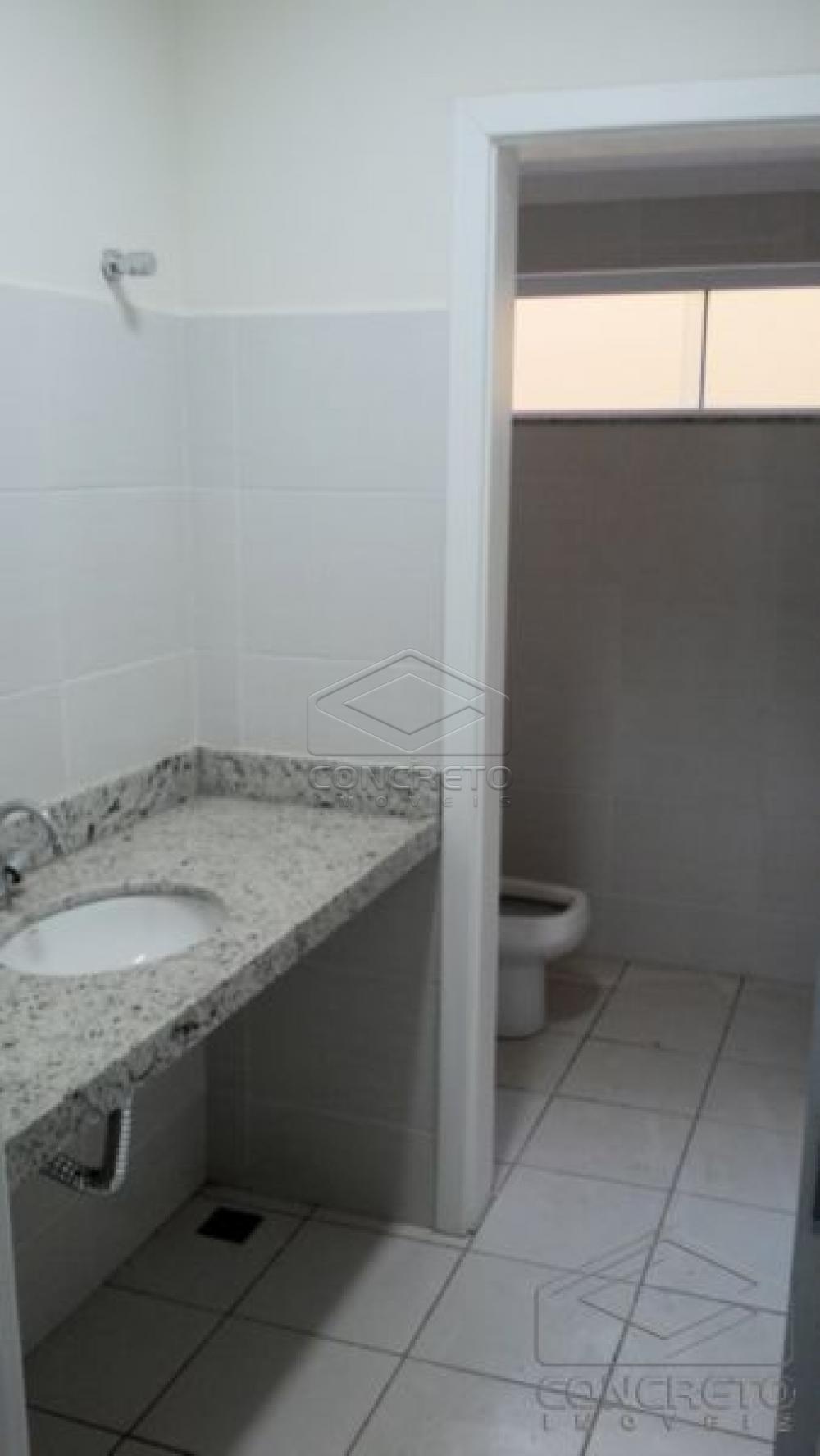 Alugar Comercial / Casa em Len&ccedil;&oacute;is Paulista R$ 3.000,00 - Foto 12