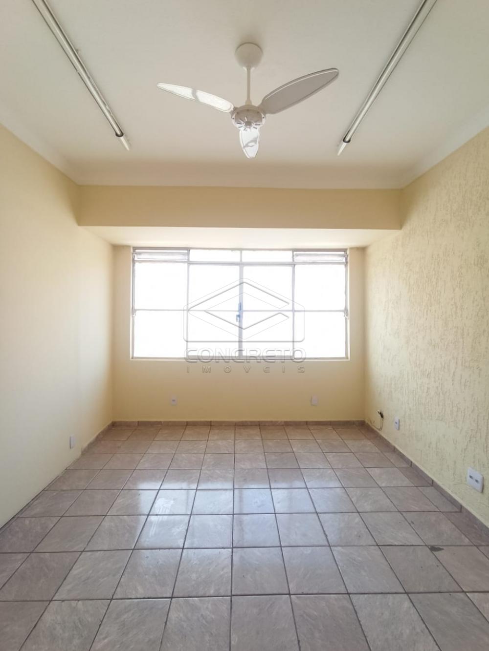 Alugar Casa / Padr&atilde;o em Bauru R$ 1.500,00 - Foto 1
