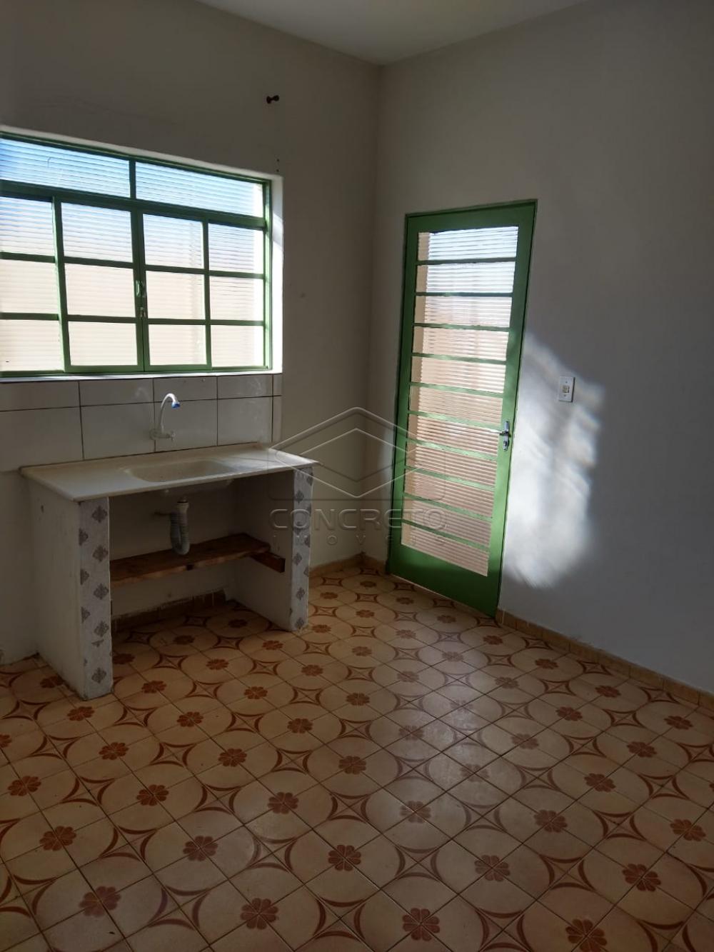 Alugar Casa / Sobrado em Len&ccedil;&oacute;is Paulista R$ 1.100,00 - Foto 1