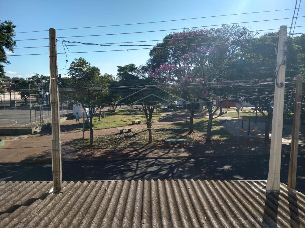 Alugar Casa / Sobrado em Len&ccedil;&oacute;is Paulista R$ 1.100,00 - Foto 12