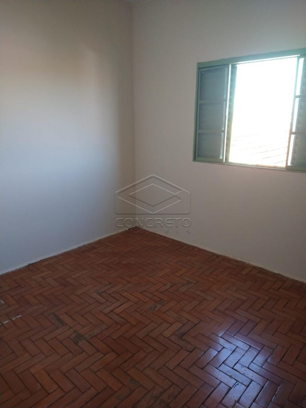 Alugar Casa / Sobrado em Len&ccedil;&oacute;is Paulista R$ 1.100,00 - Foto 2